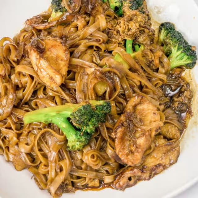 N2. Pad See Yeu Noodles.