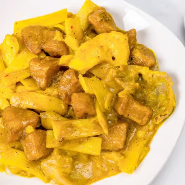 Delicious Yellow Curry: A Thai Favorite
