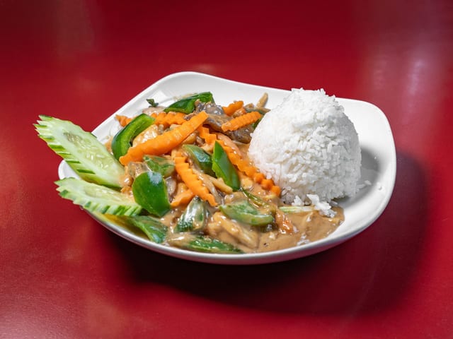 H18 Peanut Curry.